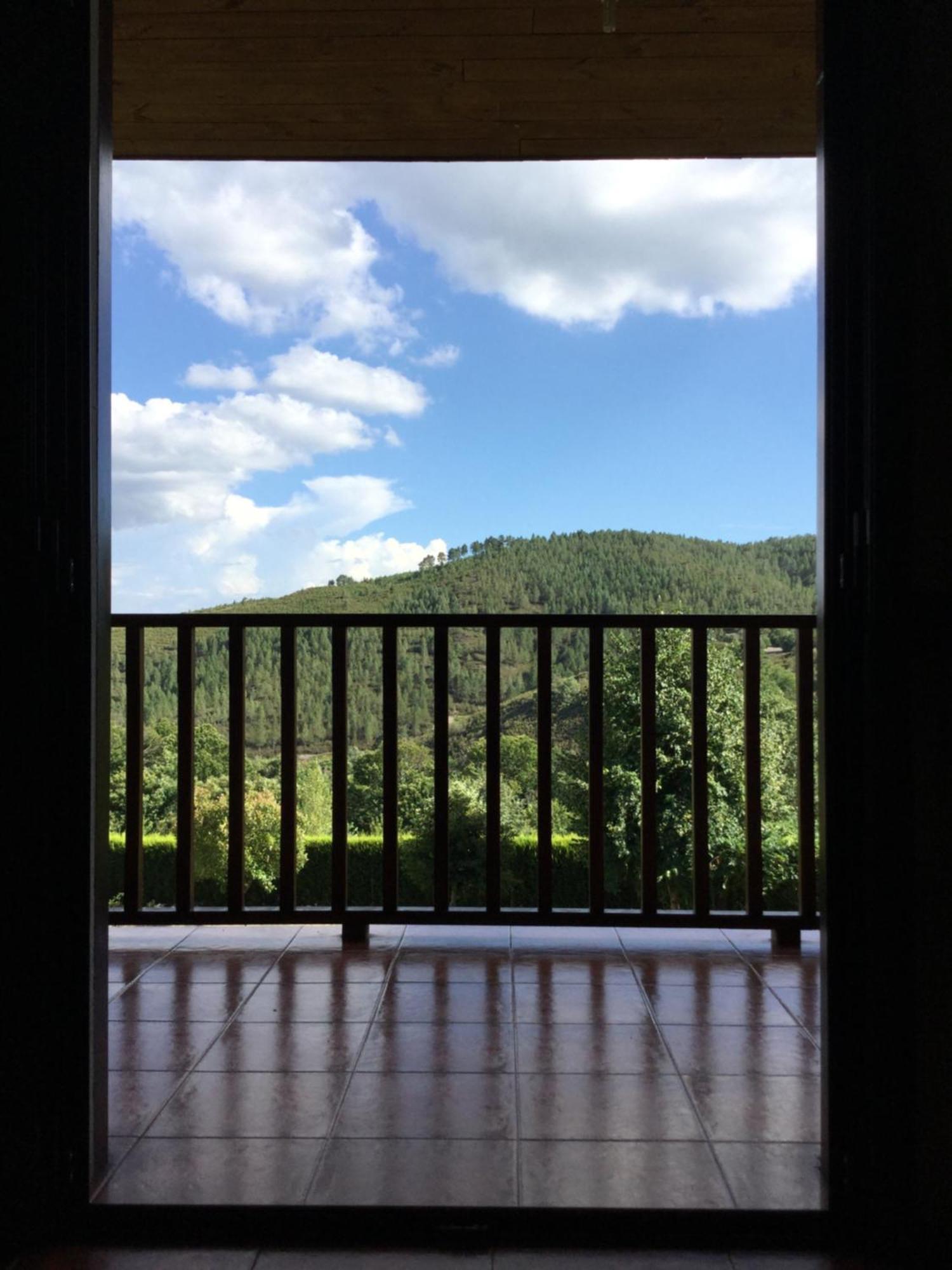 Alojamiento En Entorno Rural Los Trobos Villar de Otero Ruang foto