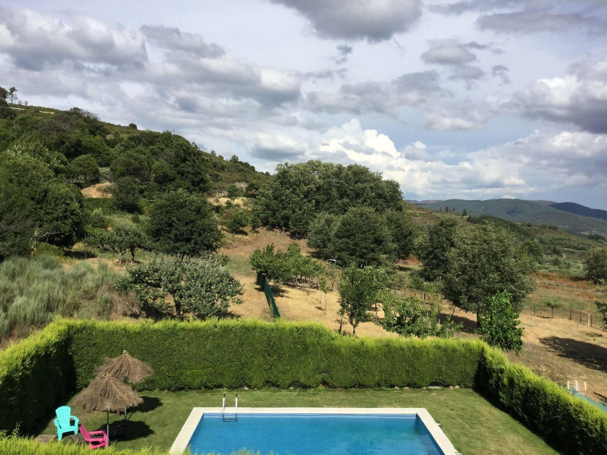 Alojamiento En Entorno Rural Los Trobos Villar de Otero Bagian luar foto