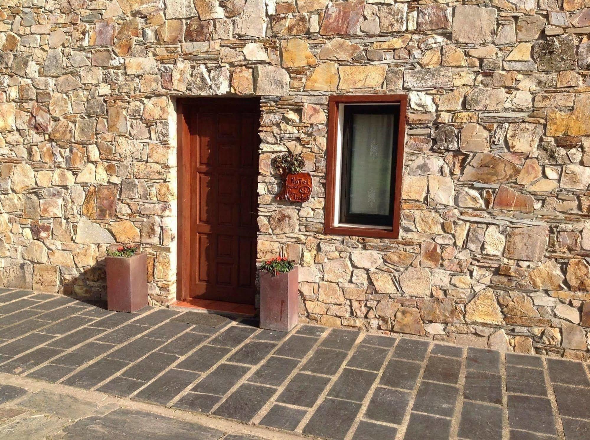 Alojamiento En Entorno Rural Los Trobos Villar de Otero Bagian luar foto