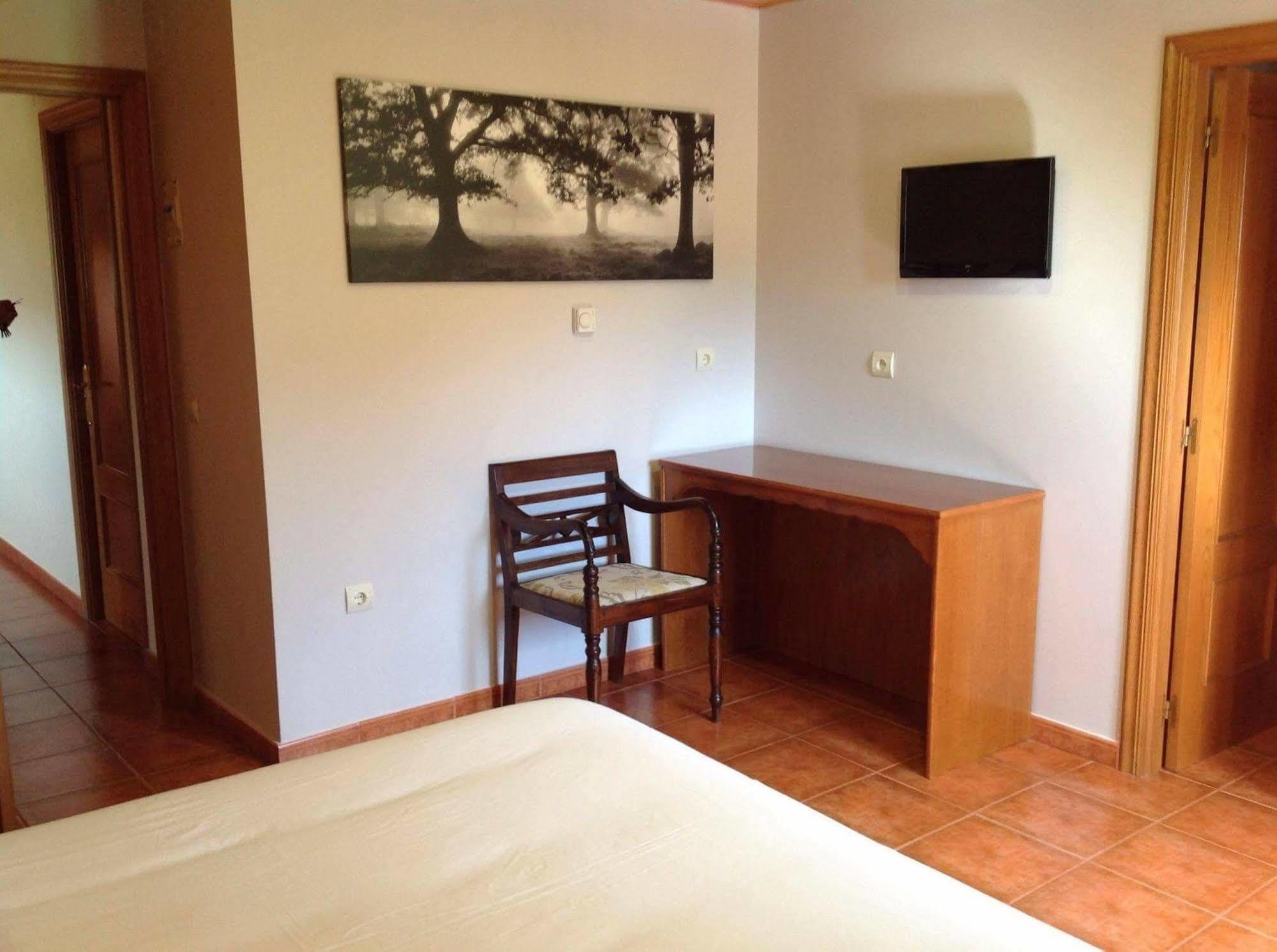 Alojamiento En Entorno Rural Los Trobos Villar de Otero Bagian luar foto